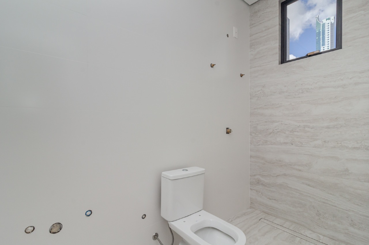 Apartamento à venda no Pioneiros: 