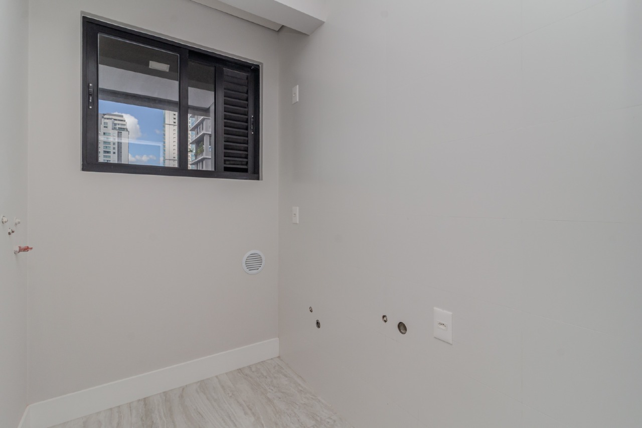 Apartamento à venda no Pioneiros: 