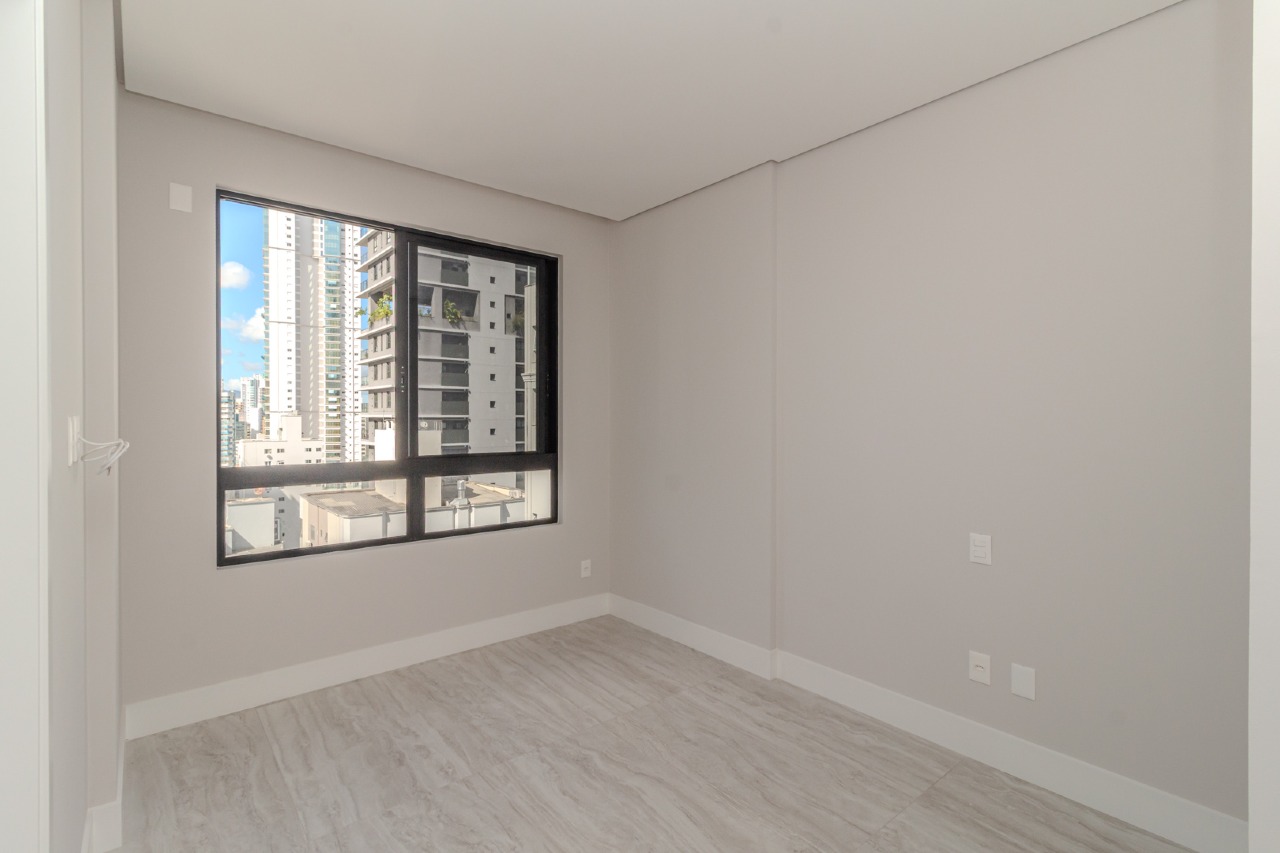 Apartamento à venda no Pioneiros: 