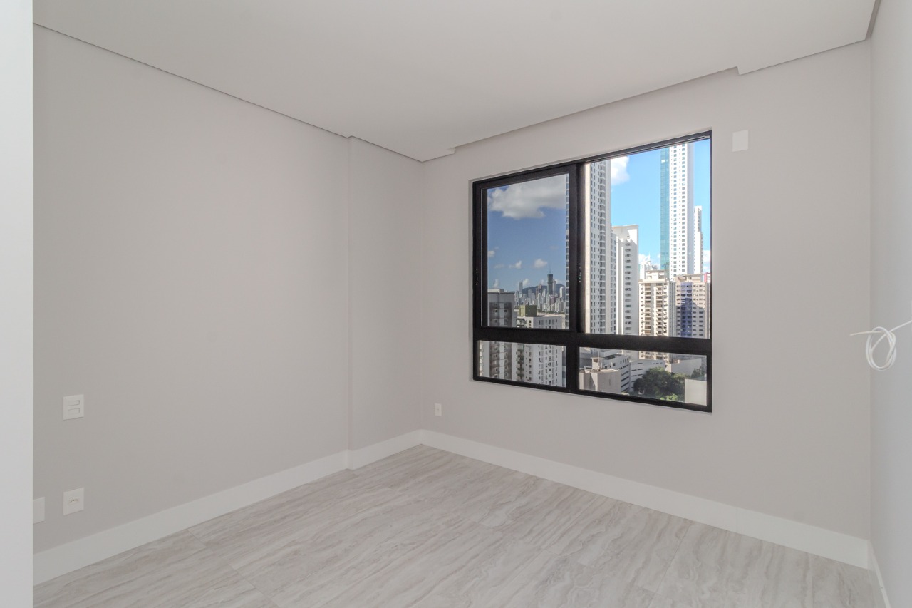 Apartamento à venda no Pioneiros: 