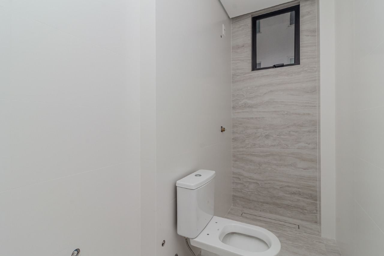 Apartamento à venda no Pioneiros: 