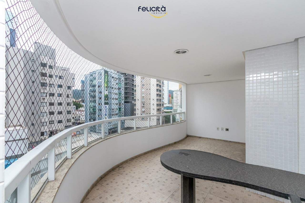 Apartamento de 3 quartos, 130m² no bairro Pioneiros, em Balneário Camboriú | Eu Corretor