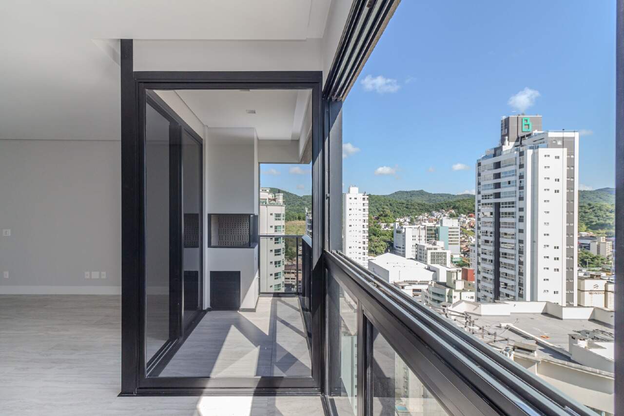 Apartamento à venda no Pioneiros: 