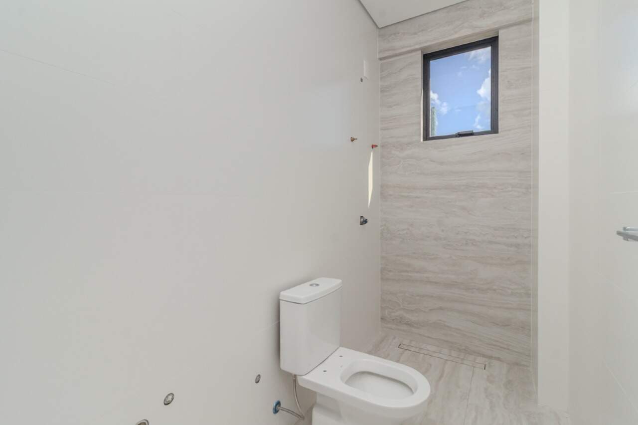 Apartamento à venda no Pioneiros: 