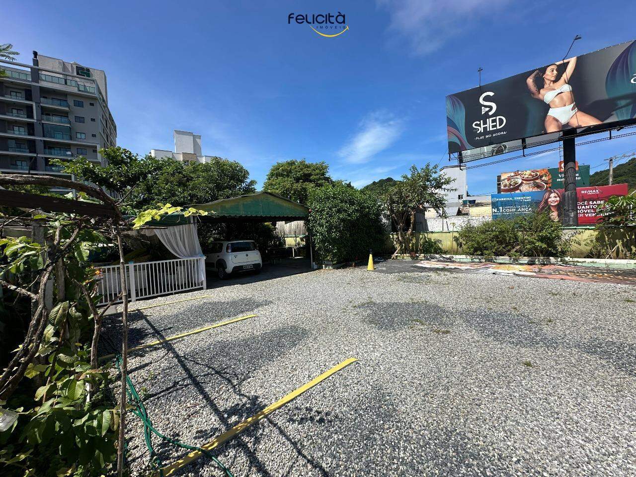 Lote/Terreno de 2400m² no bairro Praia dos Amores, em Balneário Camboriú | Eu Corretor