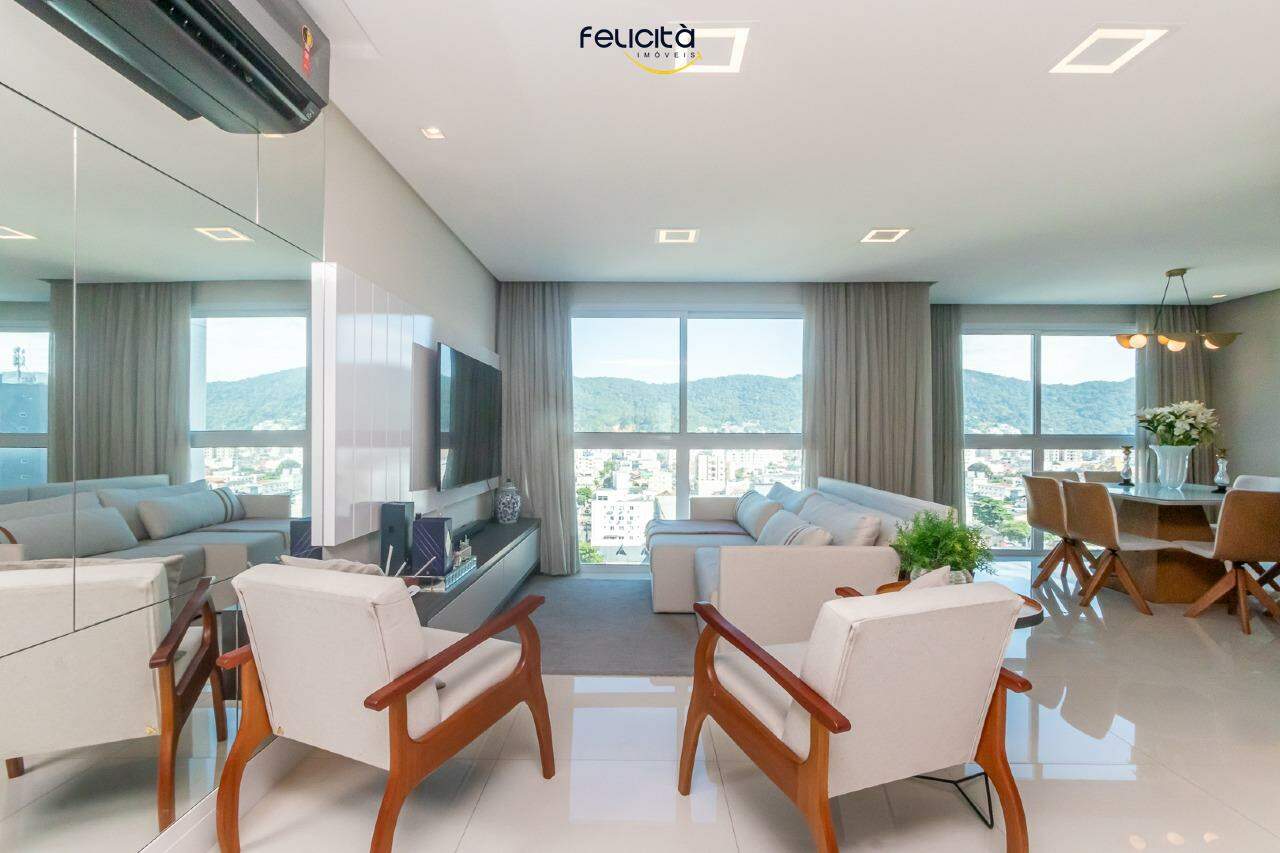 Apartamento de 4 quartos, 130m² no bairro Centro, em Balneário Camboriú | Eu Corretor