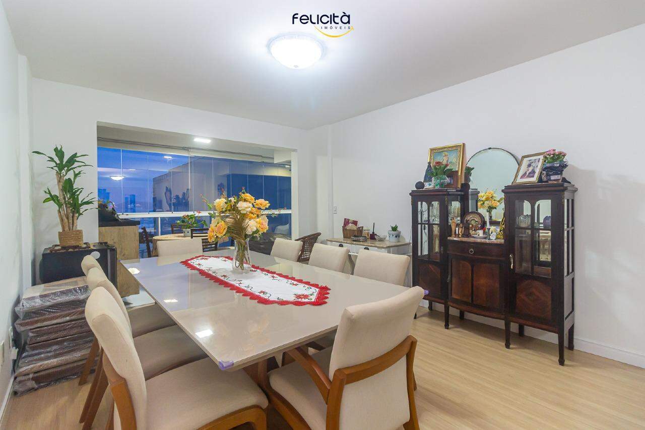 Apartamento de 3 quartos, 201m² no bairro Centro, em Balneário Camboriú | Eu Corretor