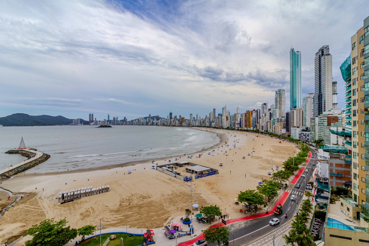 Apartamento à venda no Pioneiros: 