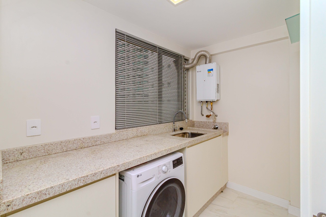 Apartamento à venda no Pioneiros: 