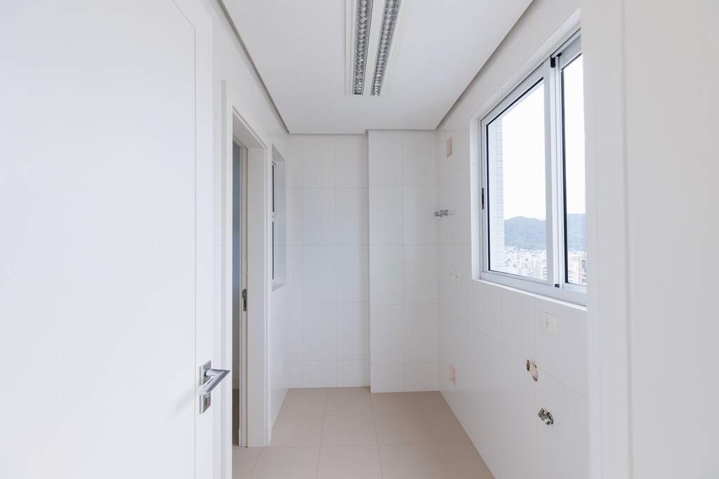 Apartamento à venda no Centro: Área de serviço com janela