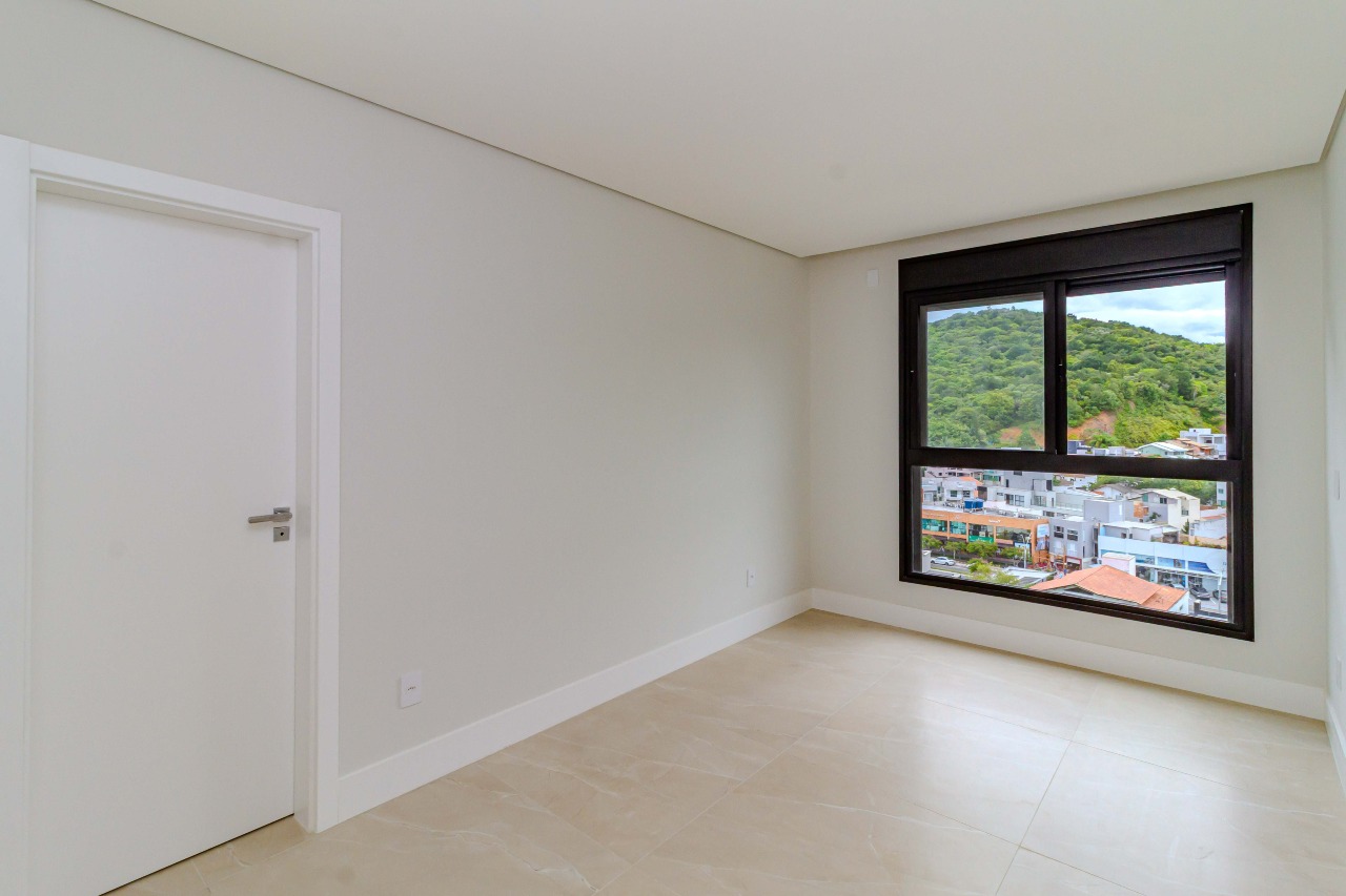 Cobertura à venda no Praia Brava: 