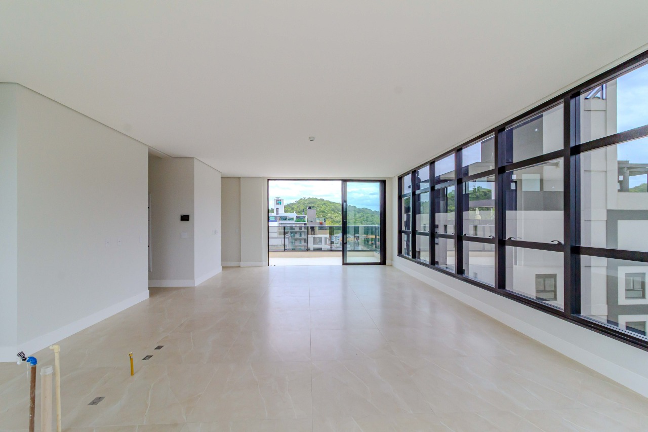 Cobertura à venda no Praia Brava: 