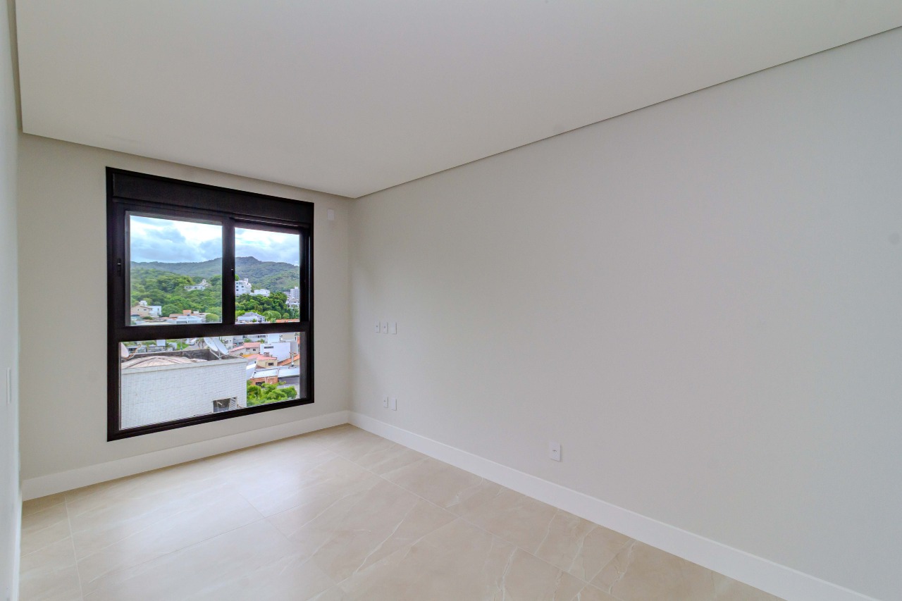 Cobertura à venda no Praia Brava: 