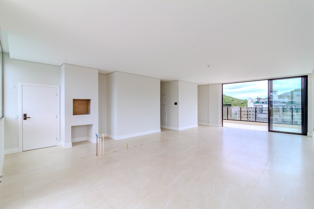 Cobertura à venda no Praia Brava: 