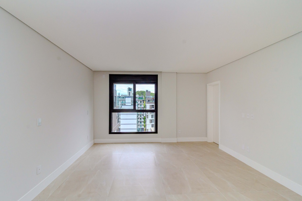 Cobertura à venda no Praia Brava: 