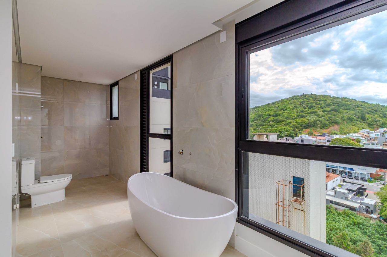 Cobertura à venda no Praia Brava: 