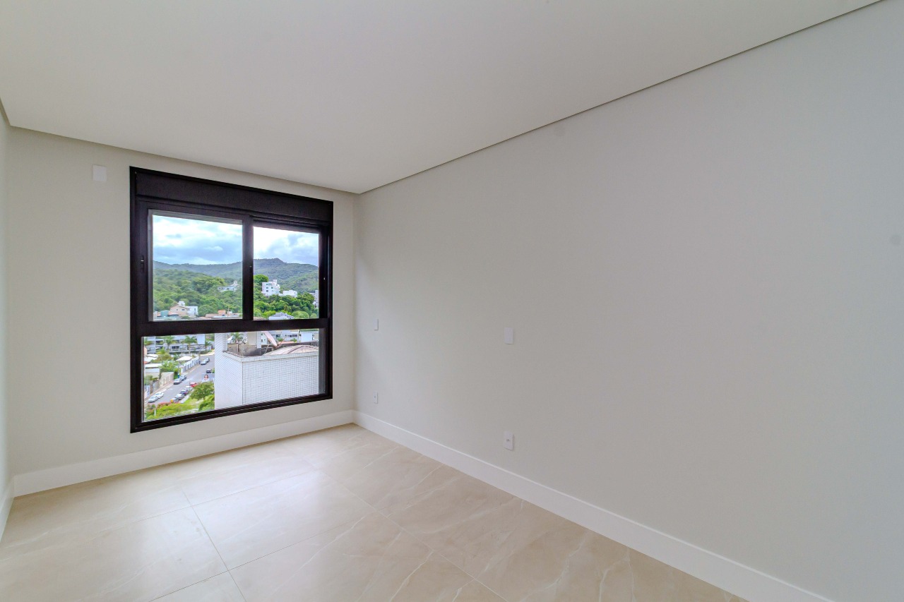 Cobertura à venda no Praia Brava: 