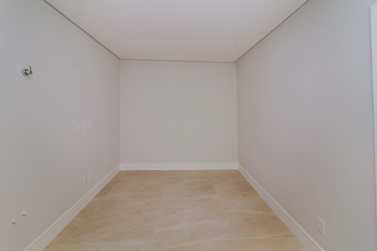 Cobertura à venda no Praia Brava: 