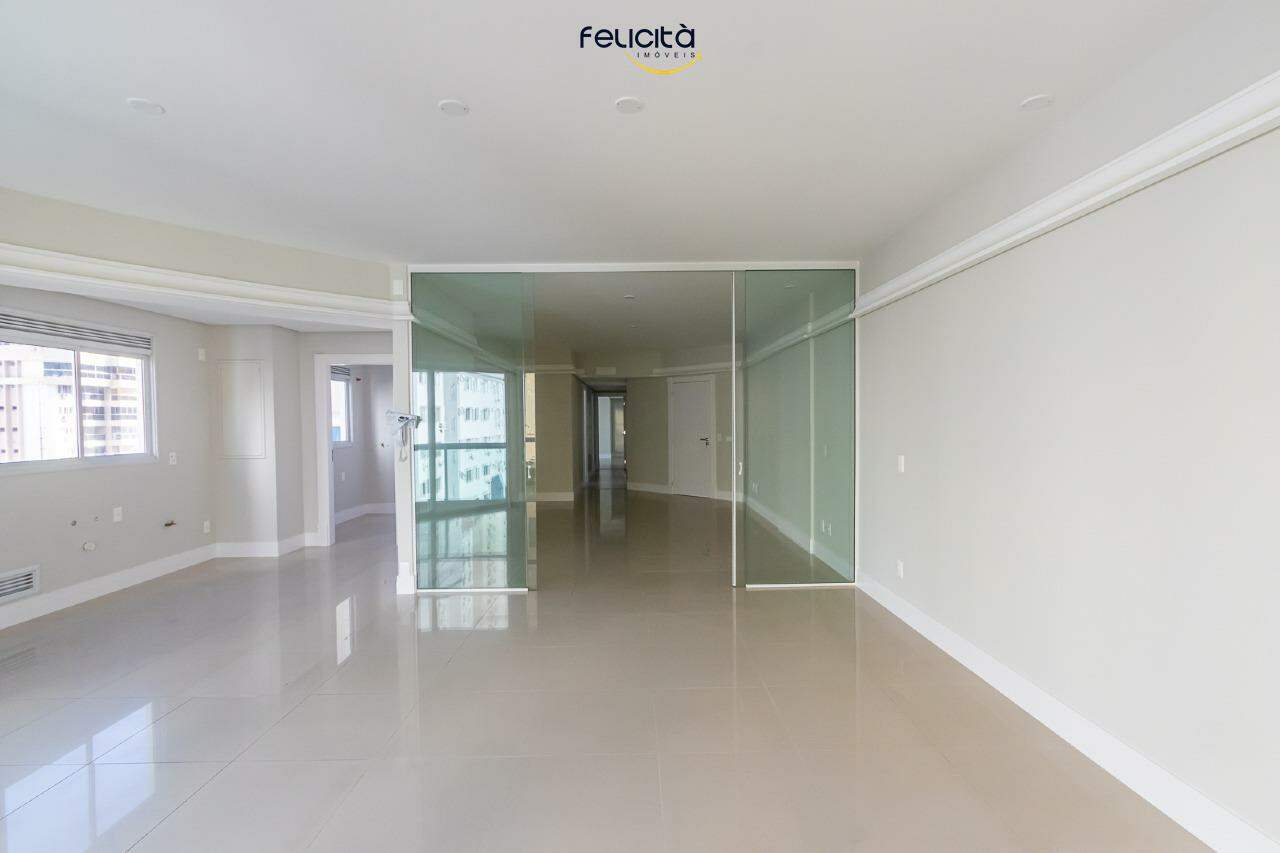 Apartamento de 3 quartos, 143m² no bairro Centro, em Balneário Camboriú | Eu Corretor