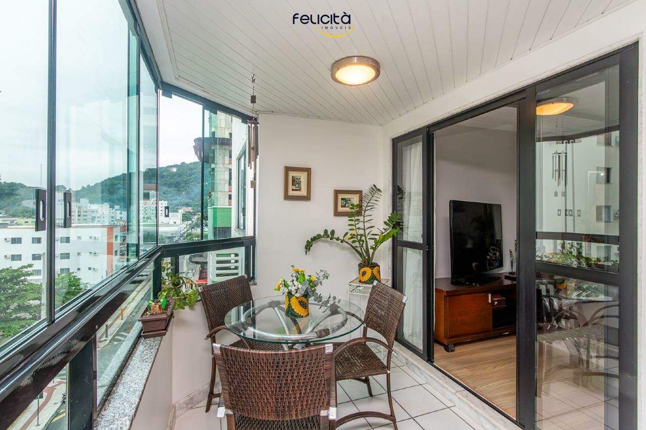 Apartamento de 3 quartos, 120m² no bairro Centro, em Balneário Camboriú | Eu Corretor