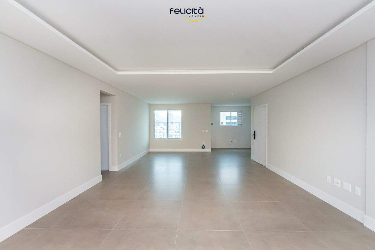 Apartamento de 3 quartos, 136m² no bairro Centro, em Balneário Camboriú | Eu Corretor