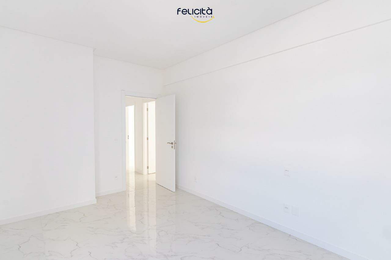 Apartamento de 3 quartos, 134m² no bairro Centro, em Balneário Camboriú | Eu Corretor