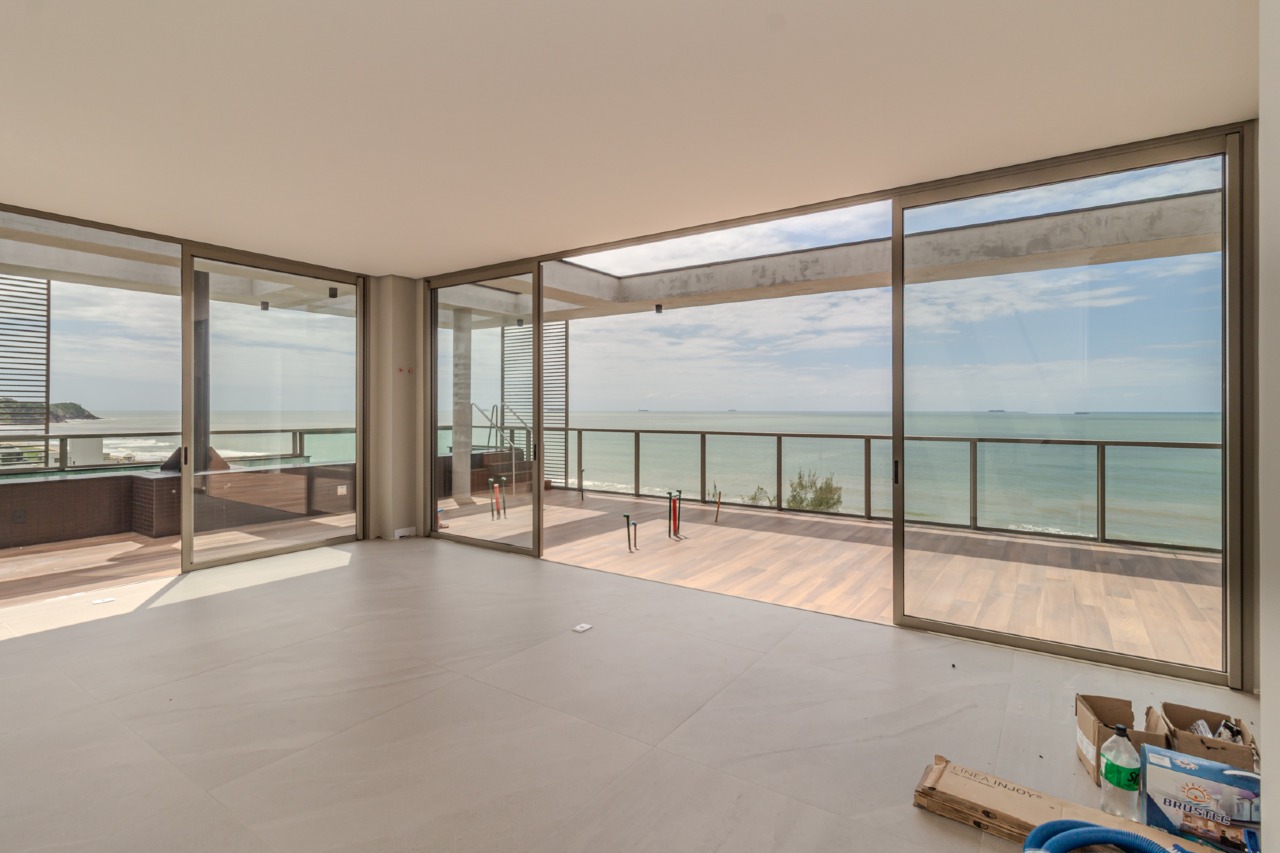 Cobertura à venda no Praia Brava: 