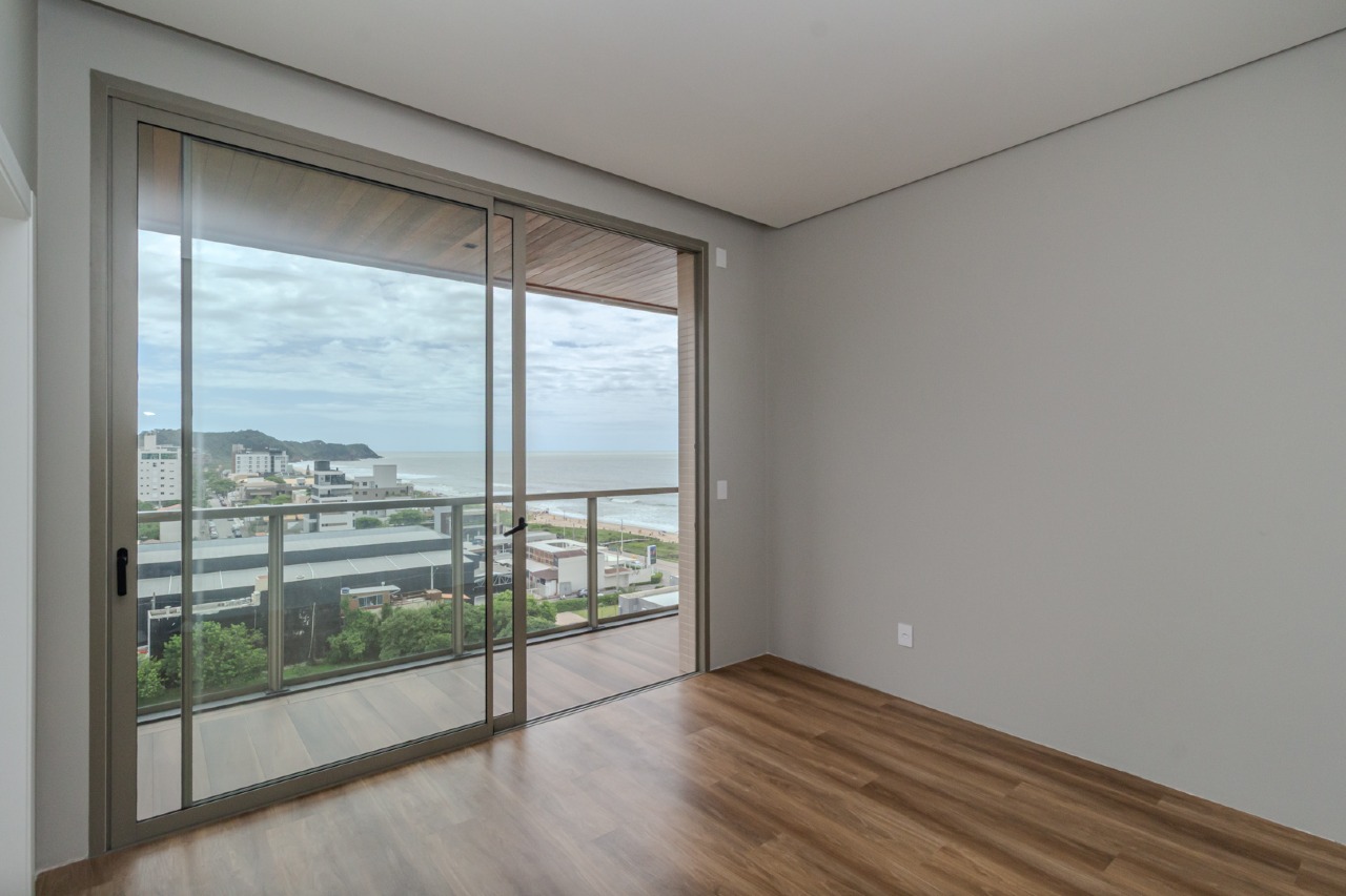 Cobertura à venda no Praia Brava: 