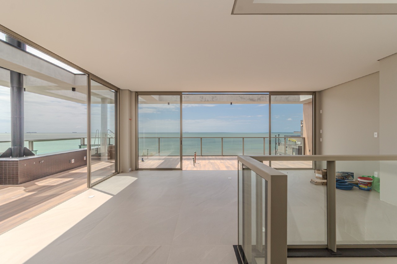 Cobertura à venda no Praia Brava: 