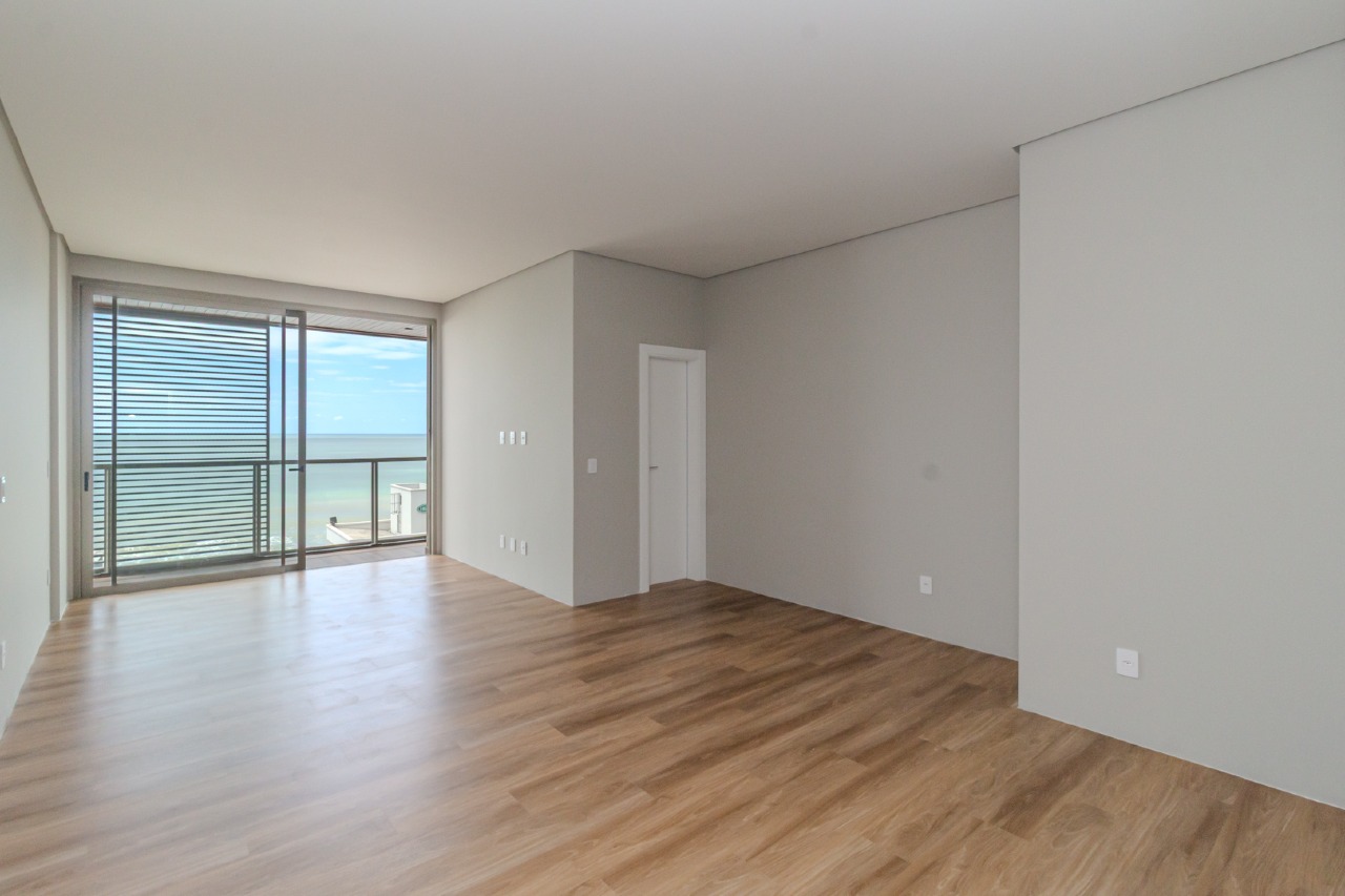 Cobertura à venda no Praia Brava: 