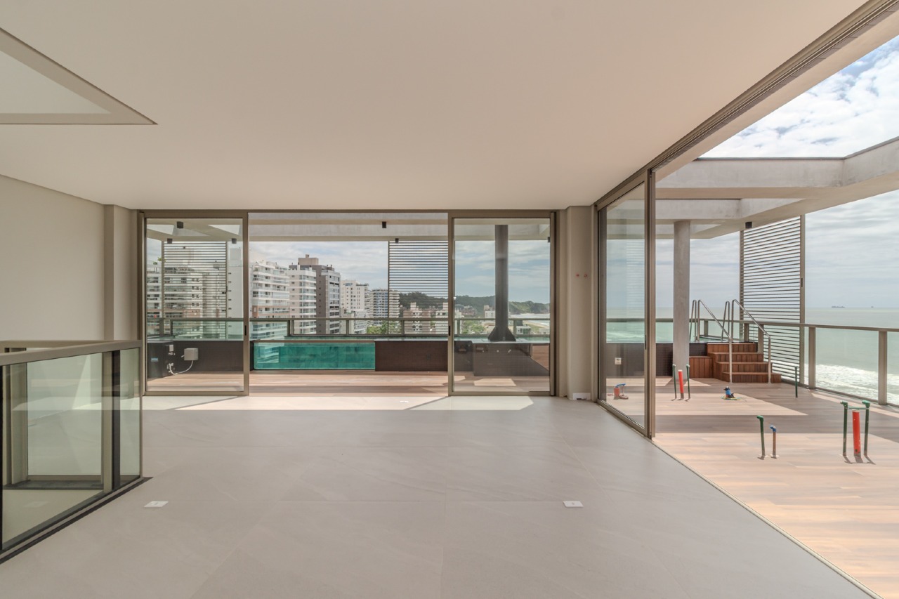 Cobertura à venda no Praia Brava: 