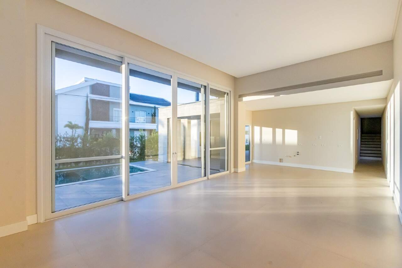 Casa de Condomínio de 3 quartos, 286m² no bairro Santa Regina, em Camboriú | Eu Corretor