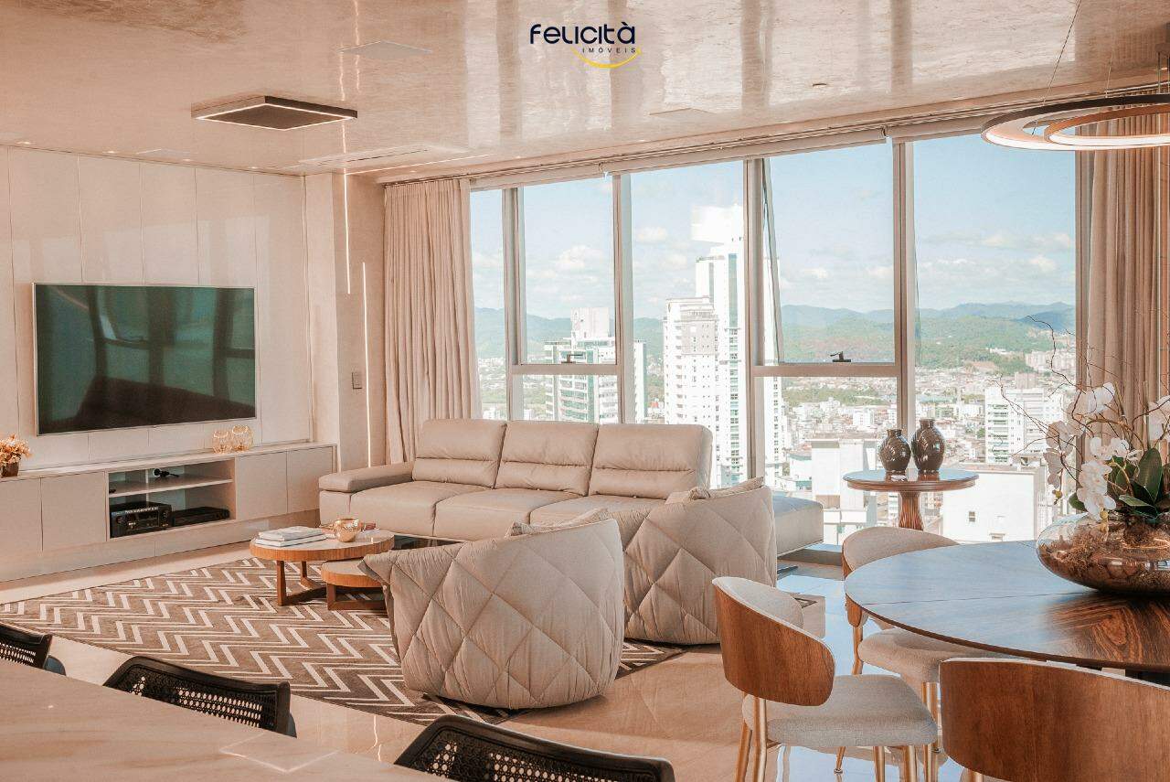 Apartamento de 3 quartos, 232m² no bairro Centro, em Balneário Camboriú | Eu Corretor