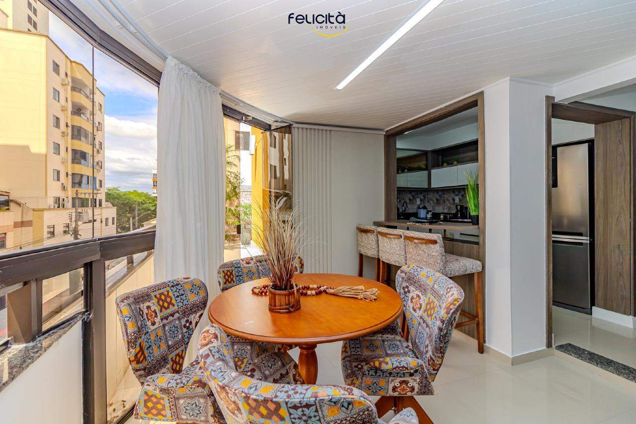 Apartamento de 4 quartos, 180m² no bairro Centro, em Balneário Camboriú | Eu Corretor