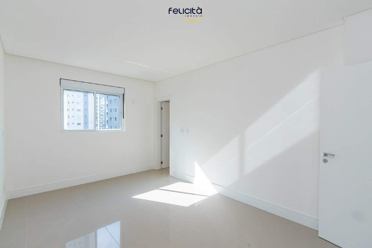 Apartamento de 3 quartos, 116m² no bairro Centro, em Balneário Camboriú | Eu Corretor