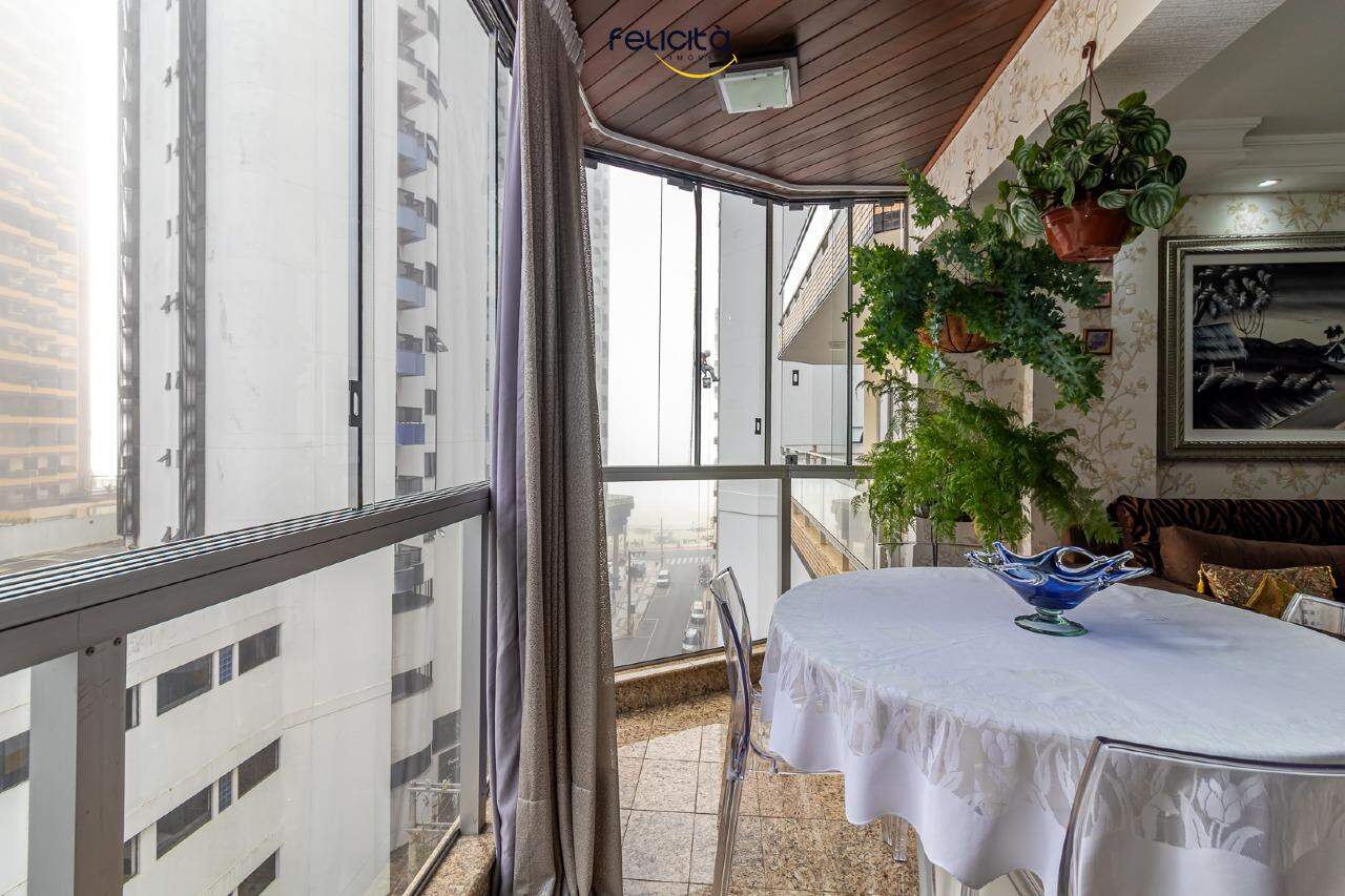 Apartamento de 3 quartos, 134m² no bairro Centro, em Balneário Camboriú | Eu Corretor