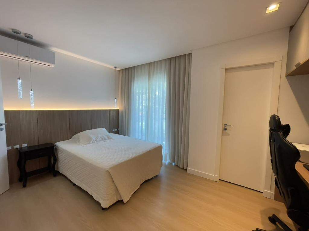 Casas à venda no Praia dos Amores: 