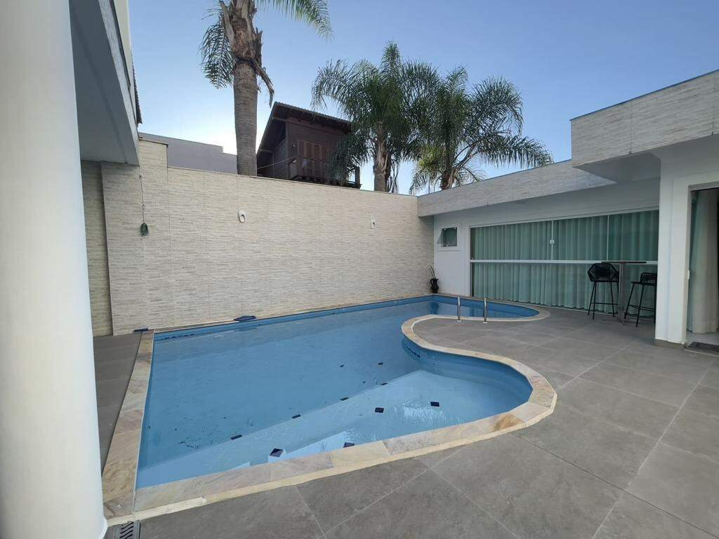 Casas à venda no Praia dos Amores: 