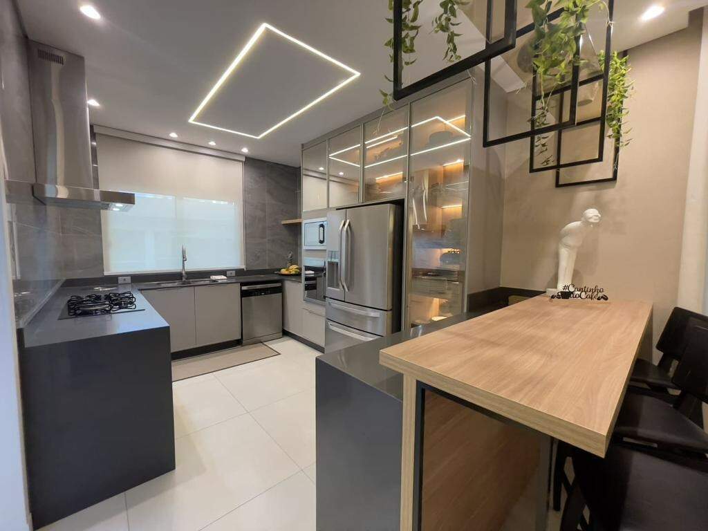 Casas à venda no Praia dos Amores: 