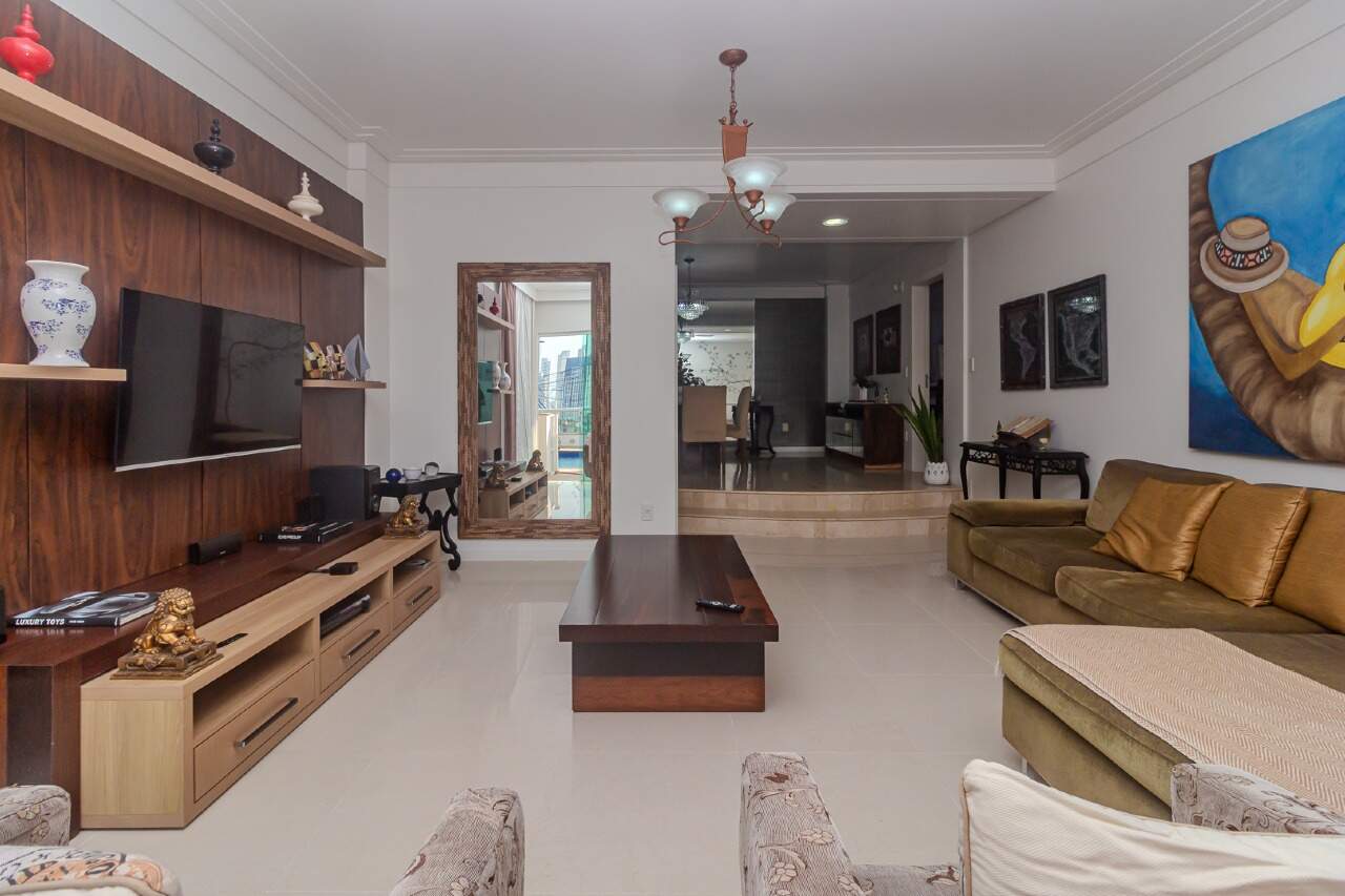 Casa de 3 quartos, 230m² no bairro Ariribá, em Balneário Camboriú | Eu Corretor