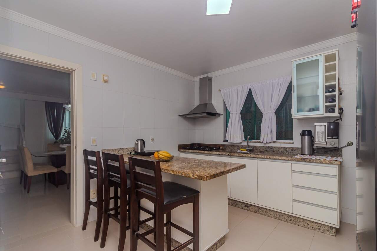 Casa de 3 quartos, 230m² no bairro Ariribá, em Balneário Camboriú | Eu Corretor