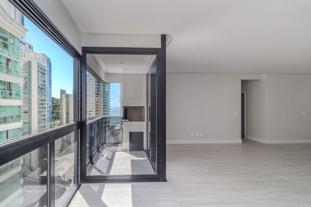 Apartamento à venda no Pioneiros: 