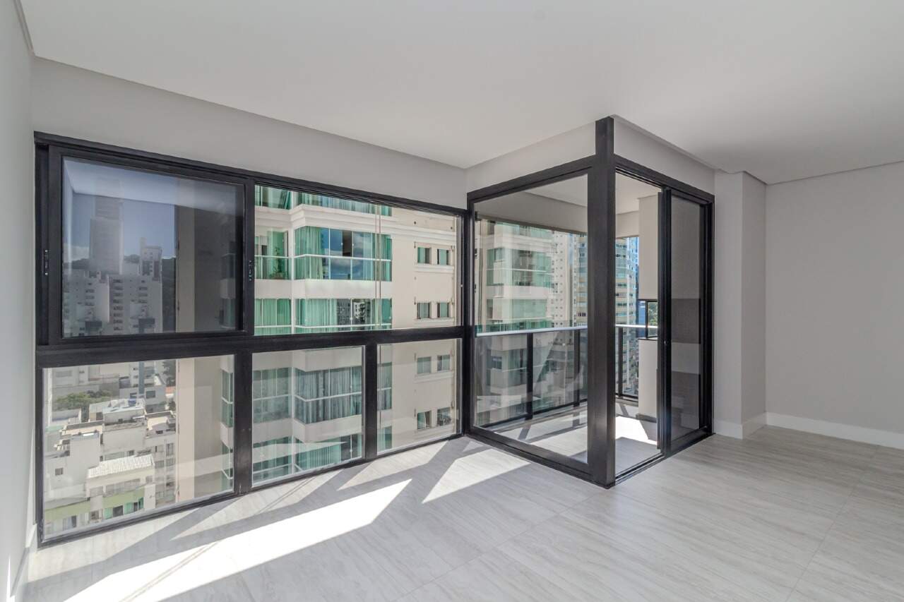 Apartamento à venda no Pioneiros: 