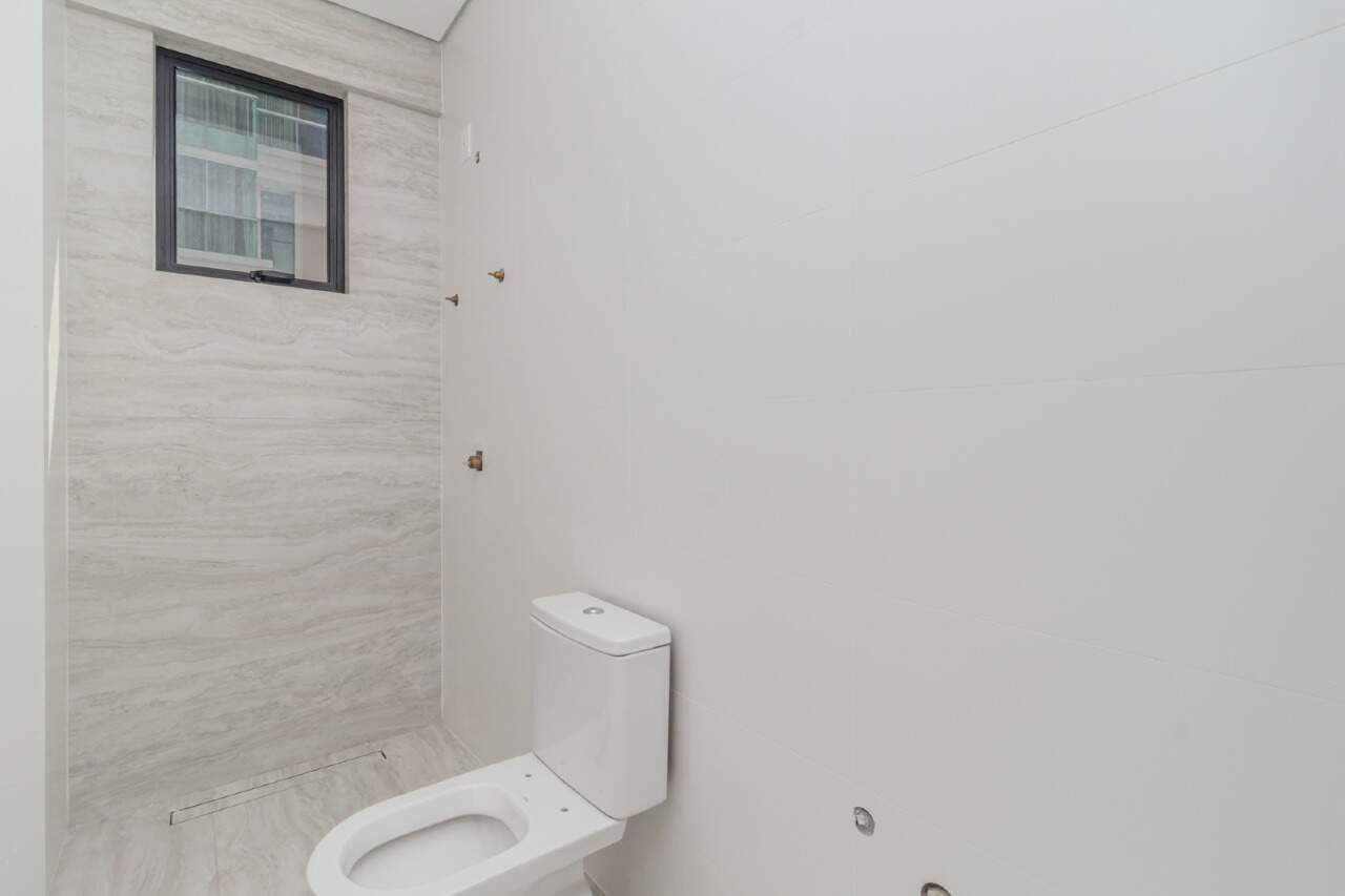 Apartamento à venda no Pioneiros: 