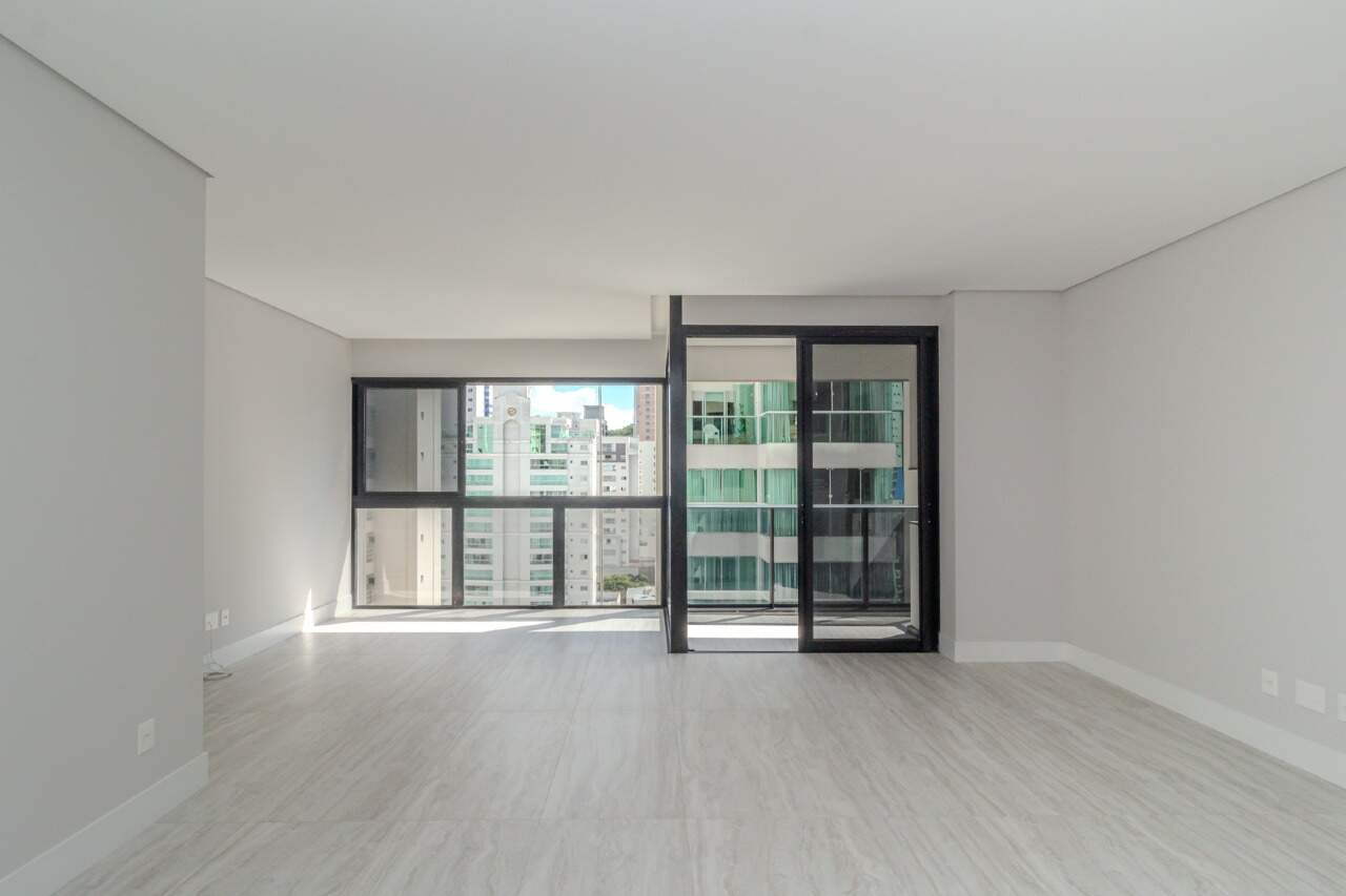 Apartamento à venda no Pioneiros: 