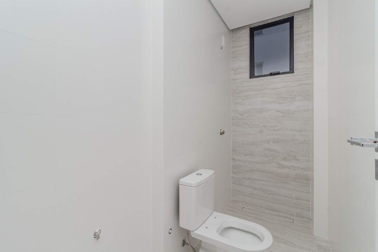 Apartamento à venda no Pioneiros: 