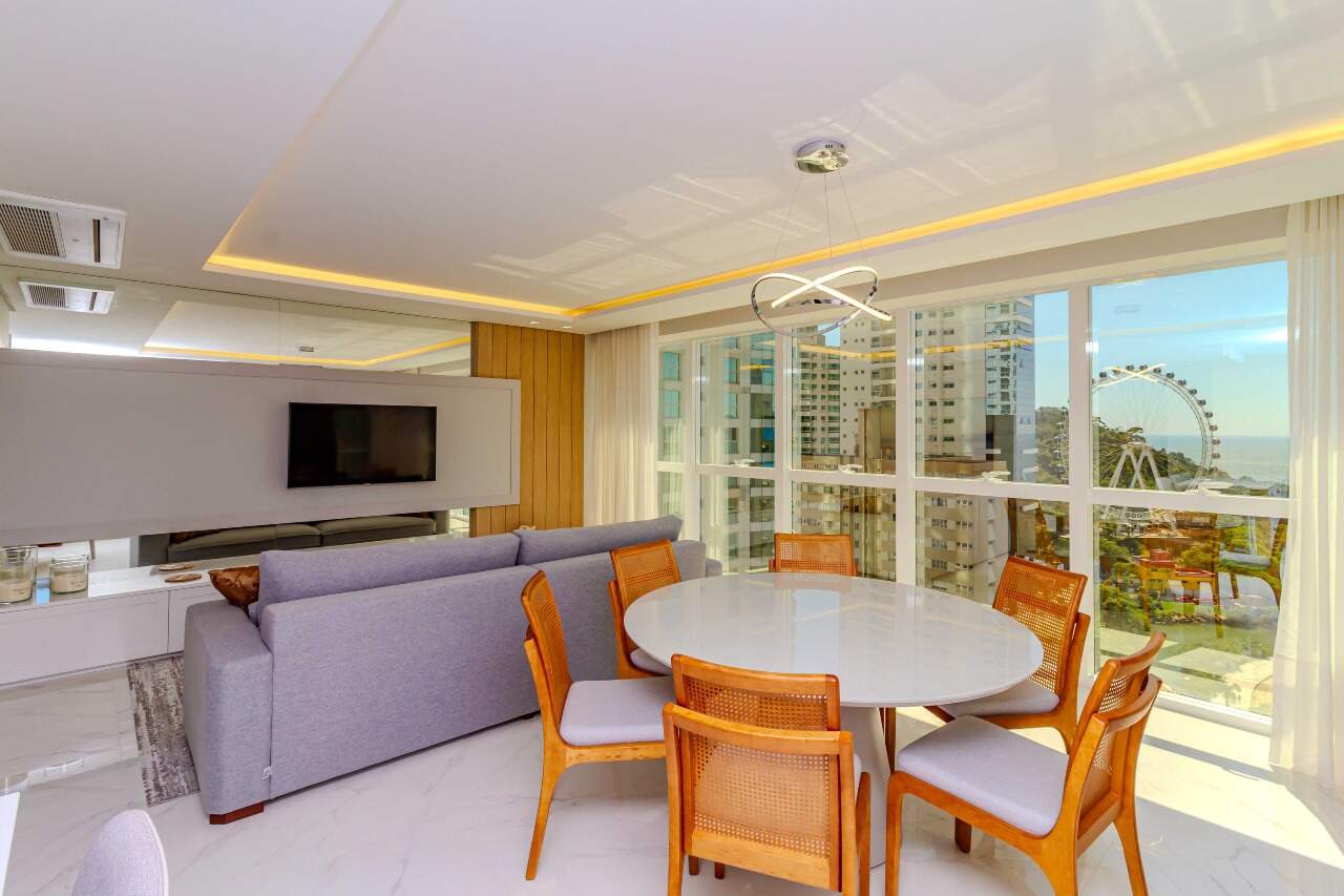 Apartamento à venda no Pioneiros: 