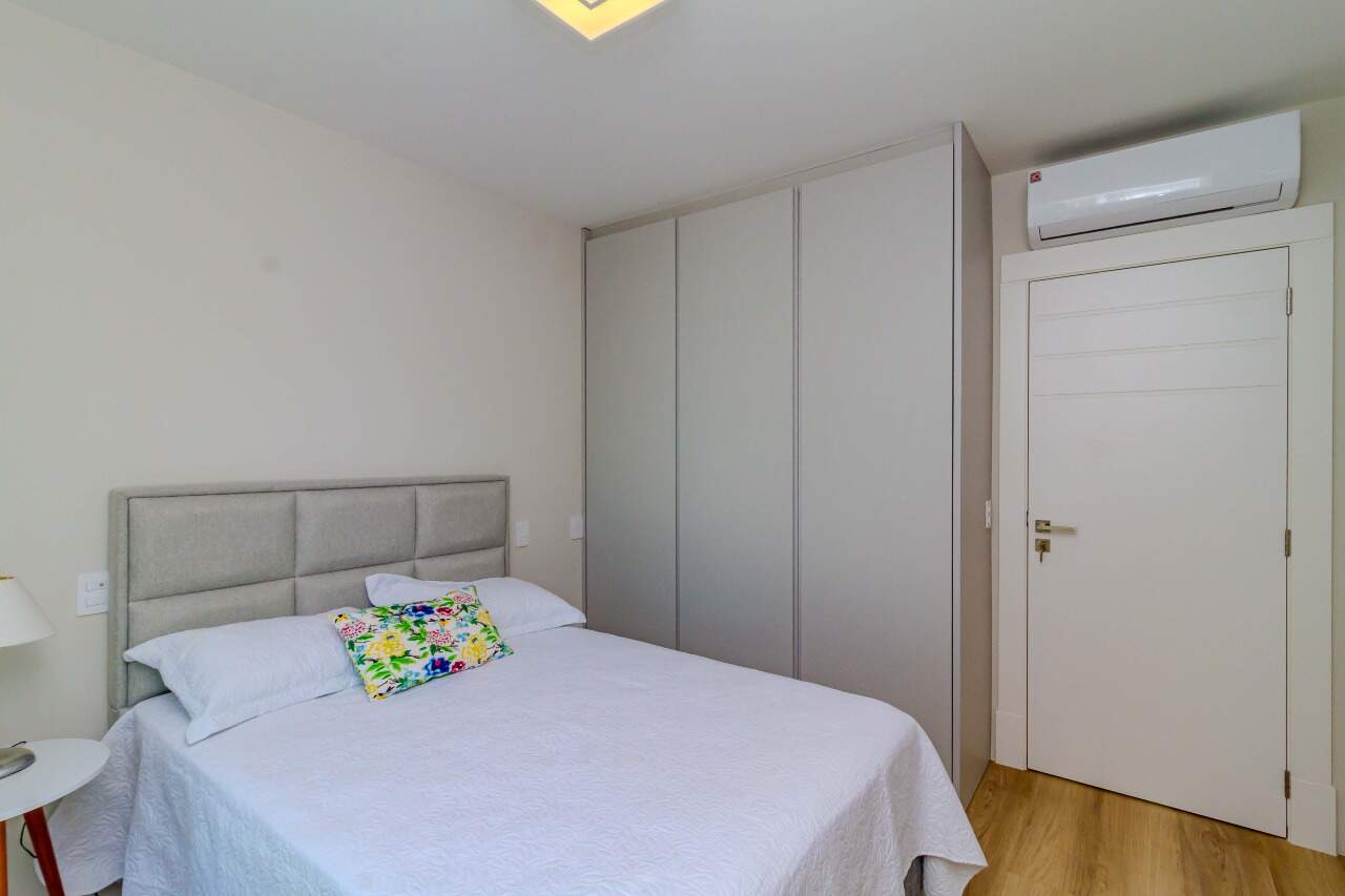 Apartamento à venda no Pioneiros: 