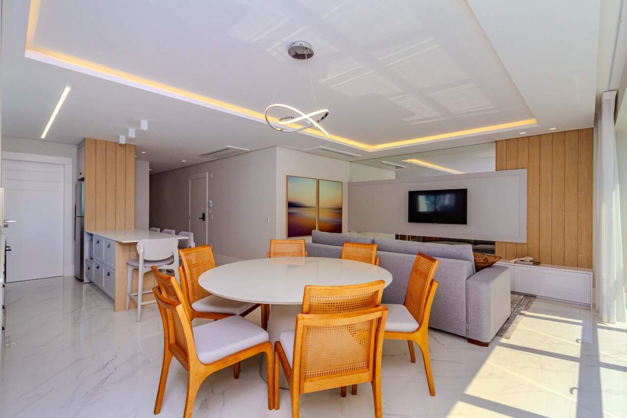 Apartamento à venda no Pioneiros: 