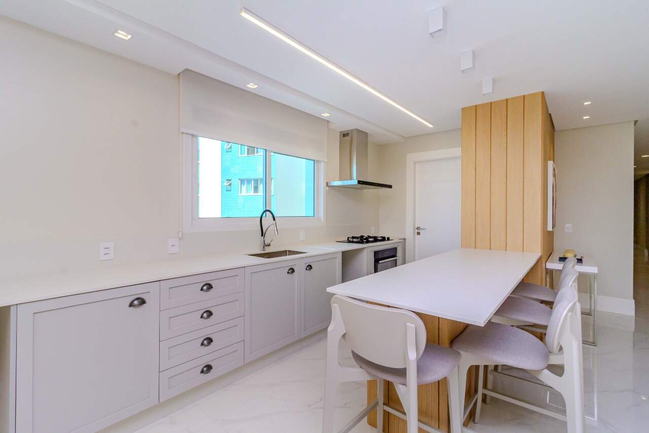 Apartamento à venda no Pioneiros: 